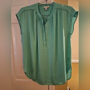 Adrienne Vittadini ladies blouse XL sleeveless light green shirt tail hem NWOT